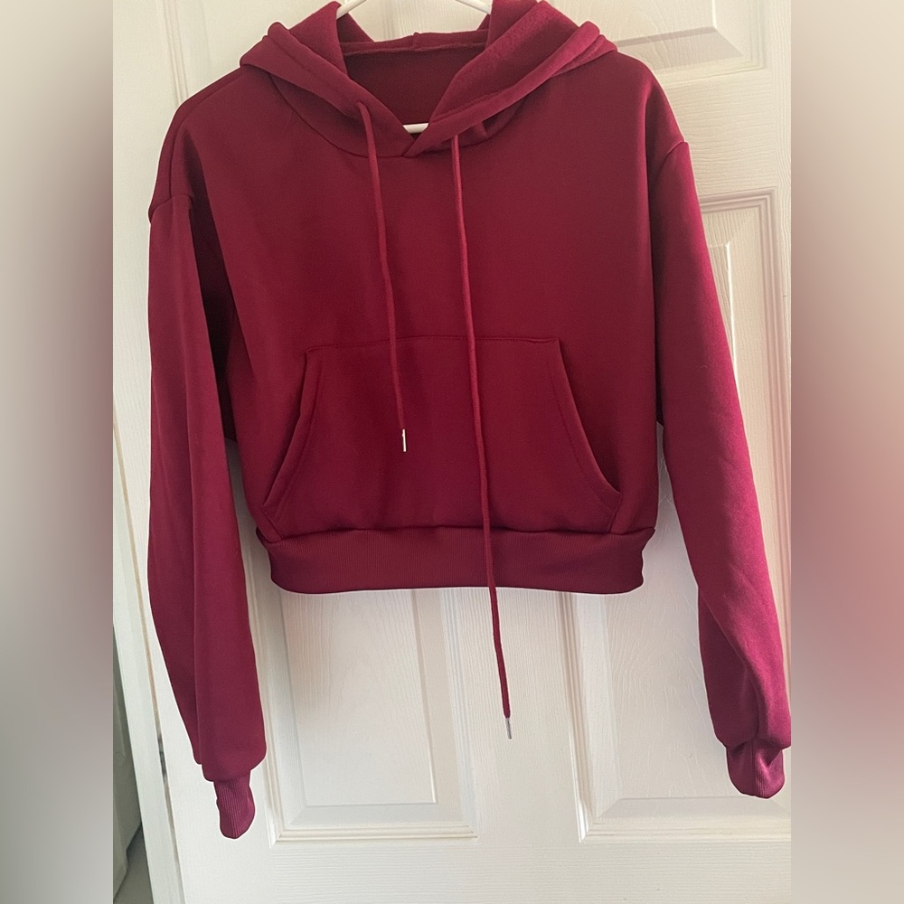 Women's Burgundy Hoodie cropped
Cute